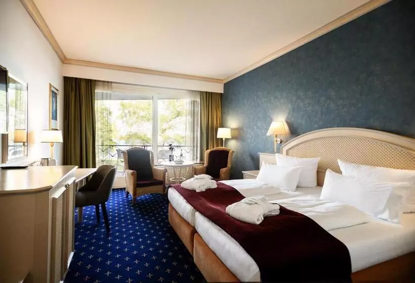 Superior room with lake view, Dieksee Collection By Ligula