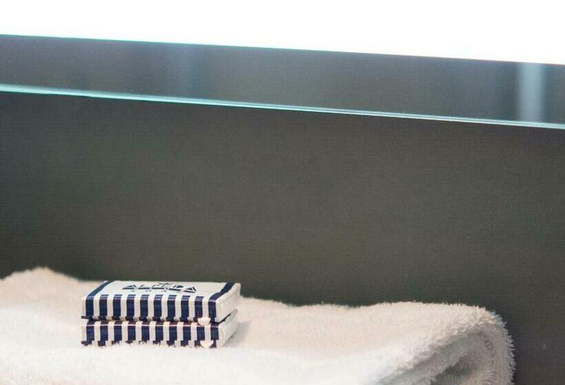 스탠다드 룸, Friederike