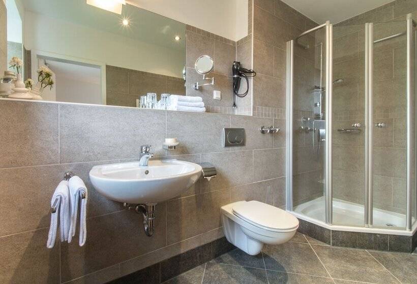 컴포트 룸, Friederike