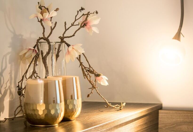 컴포트 룸, Friederike