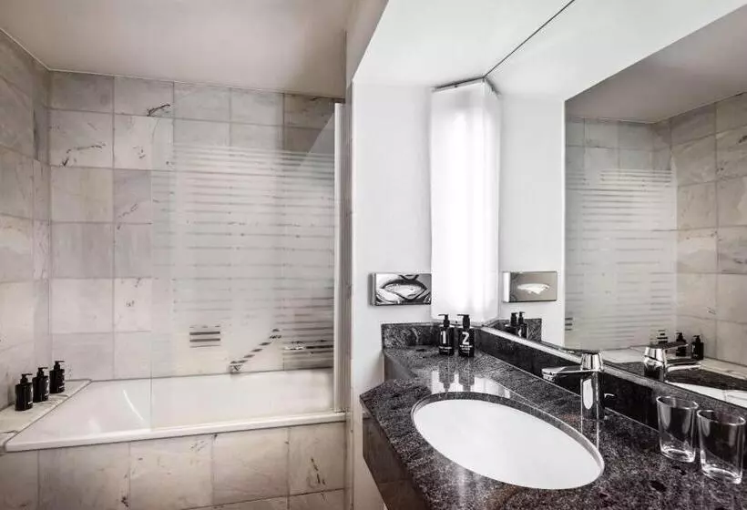 اتاق استاندارد, Lindner Hotel Dusseldorf Seestern, Part Of Jdv By Hyatt