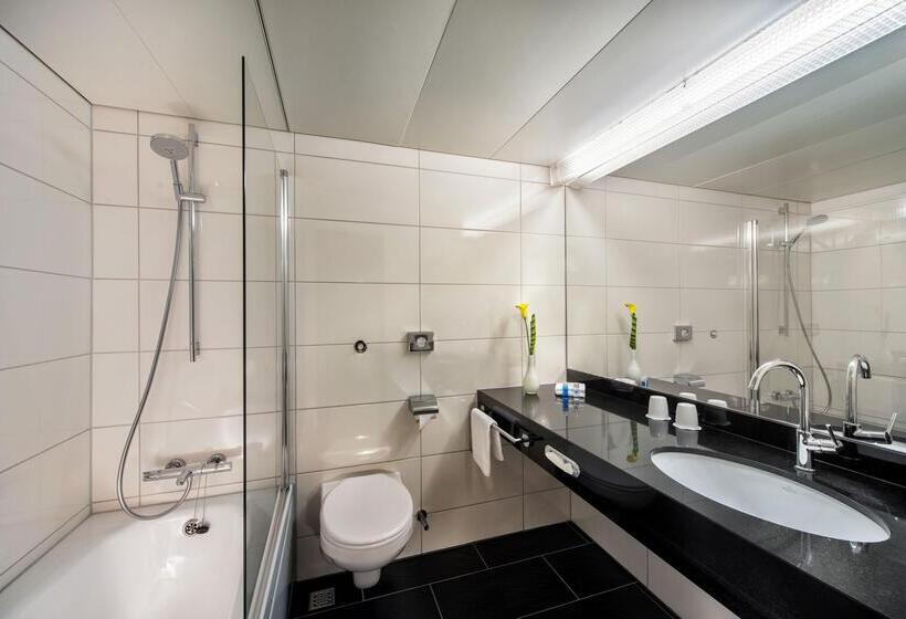 חדר קלאסי, Maritim Hotel Bellevue Kiel