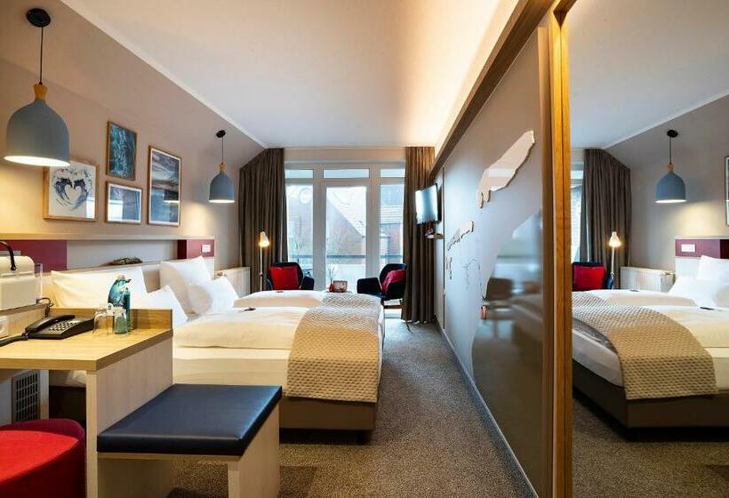 غرفة قياسية مزوَّدة بشُرفة, Regina Maris