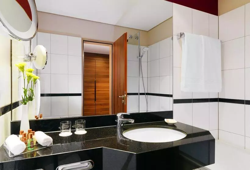 Superior Room, Sheraton Duesseldorf Airport