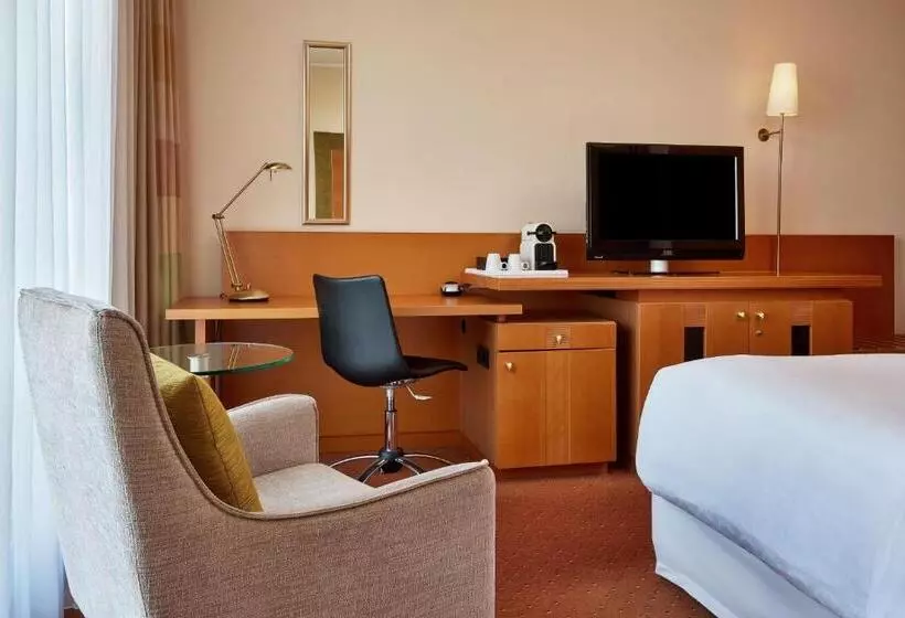 Superior Room, Sheraton Duesseldorf Airport