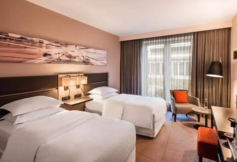 Executive Room, Sheraton Duesseldorf Airport
