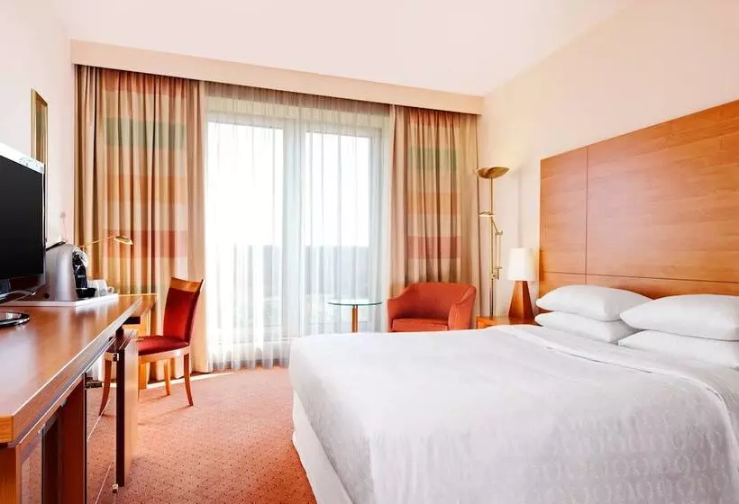 Superior Room, Sheraton Duesseldorf Airport