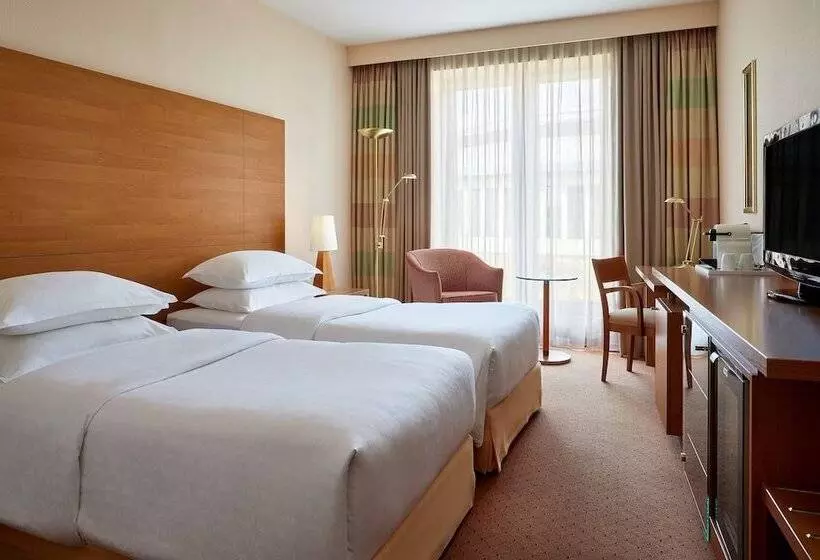 Superior Room, Sheraton Duesseldorf Airport