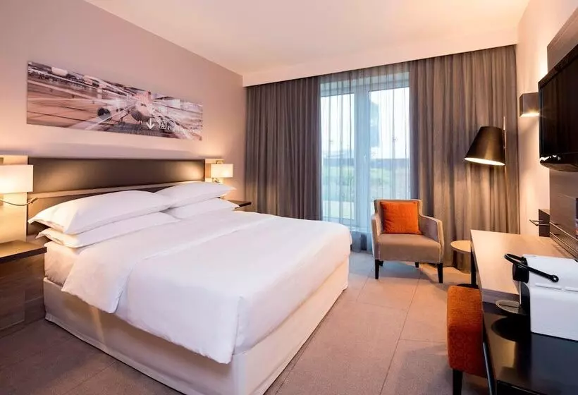 Executive Room, Sheraton Duesseldorf Airport