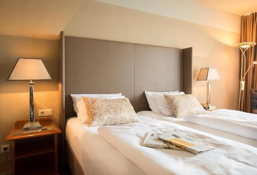 Quarto Estandar, The Ascot