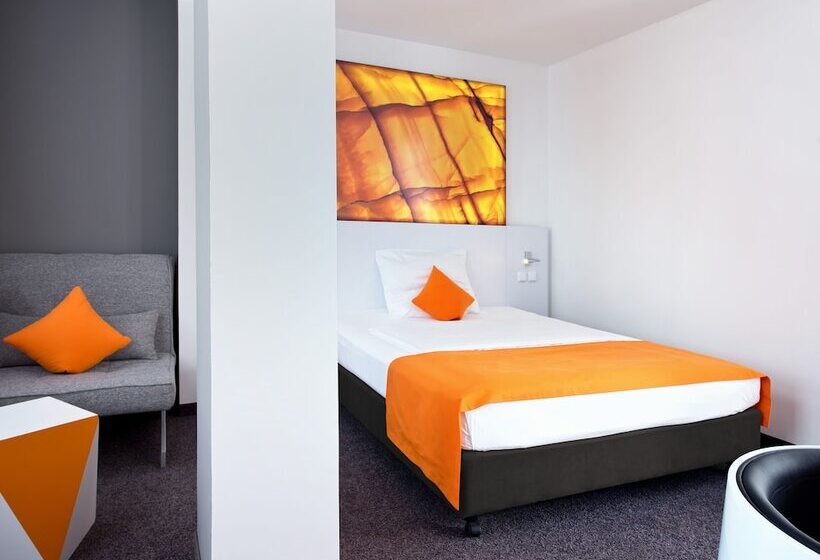 Номер Стандарт, Wyndham Garden  Duesseldorf City Centre Koenigsallee