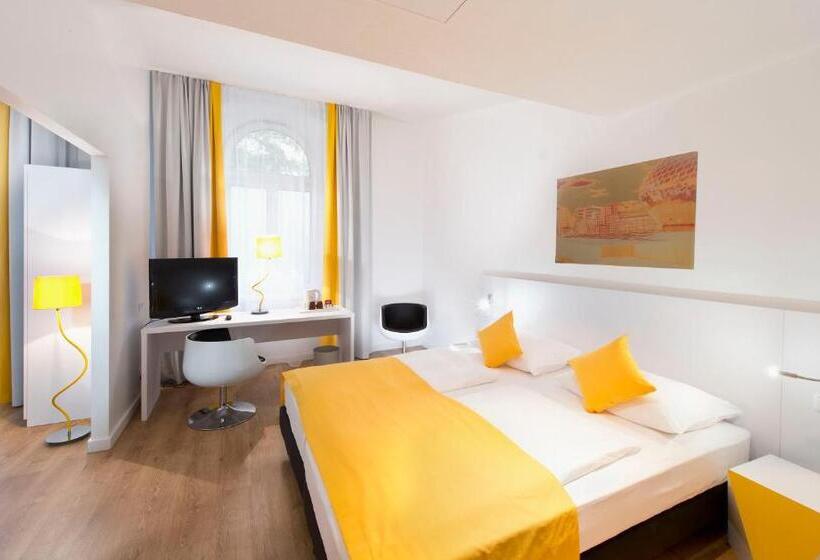 Номер Комфорт, Wyndham Garden  Duesseldorf City Centre Koenigsallee