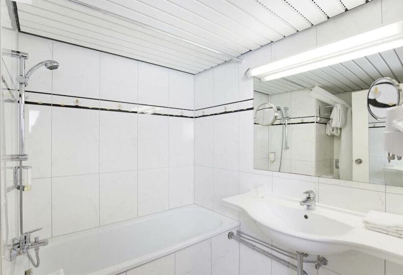 家庭间, Montana Parkhotel Marl