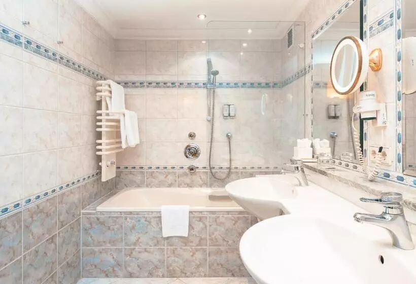 سوییت جونیور با بالکن, Adler Häusern Gourmet & Spa