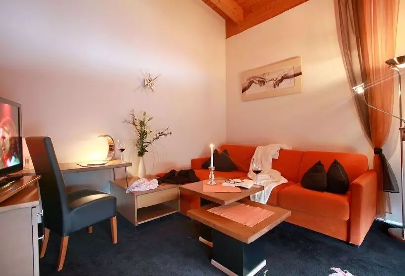 デラックススタジオ, Am Hirschhorn Wellness Spa And More