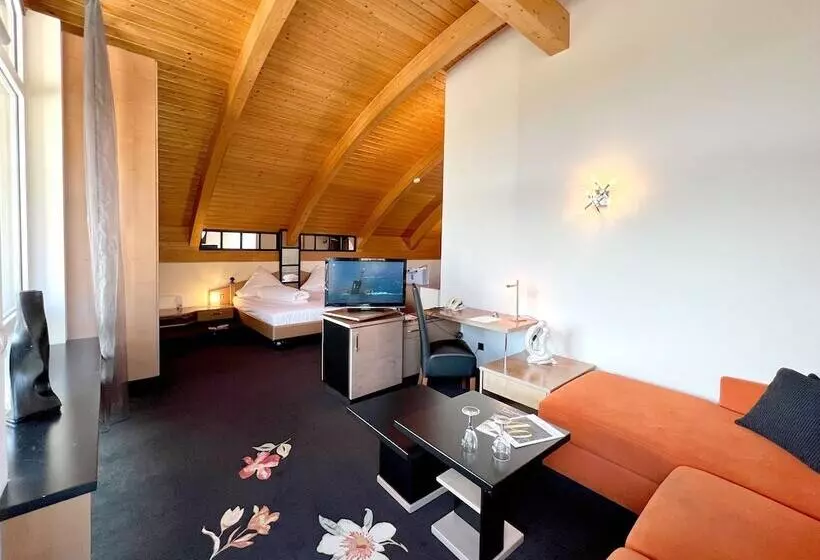 デラックススタジオ, Am Hirschhorn Wellness Spa And More