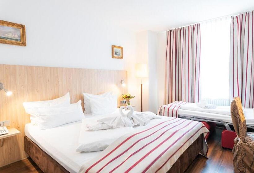 Трехместный Номер Deluxe, Hansa Stuttgart City