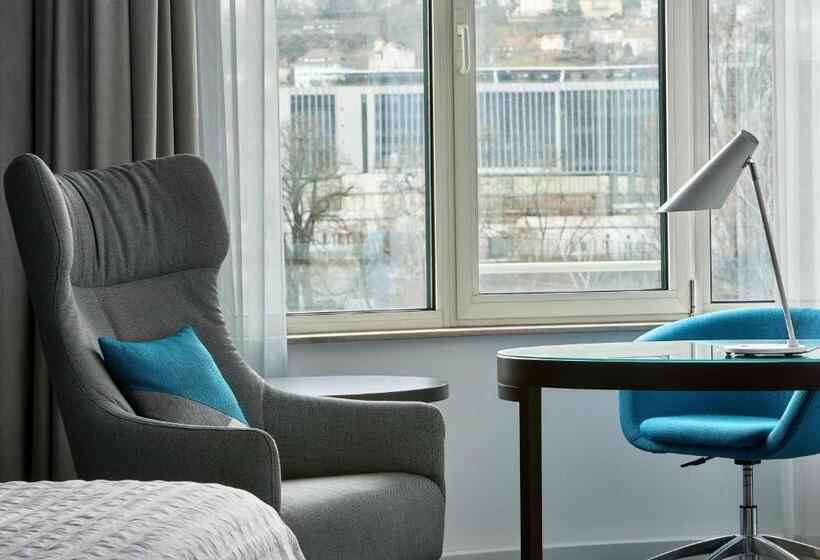 带城市景观的高级房间, Le Méridien Stuttgart