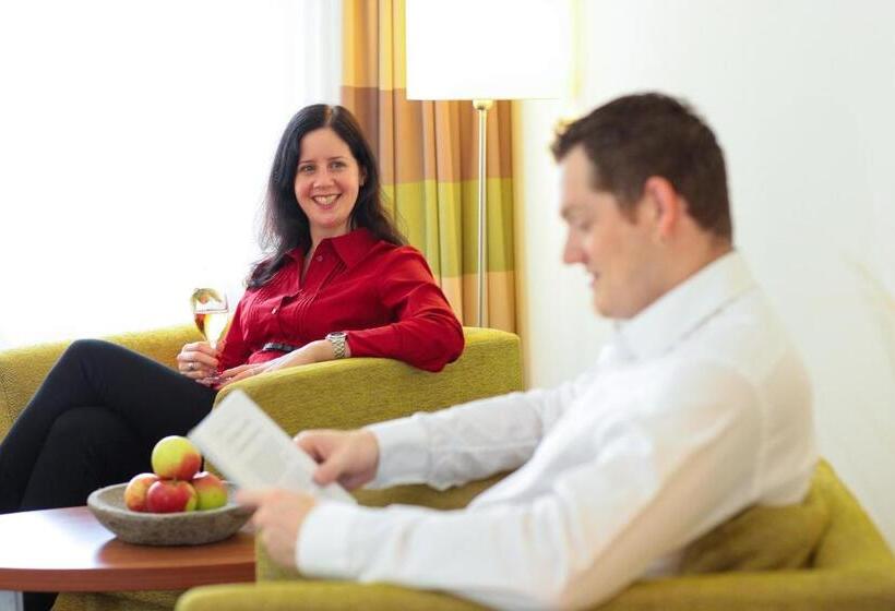 جناح جونيور, Pfalzhotel Asselheim