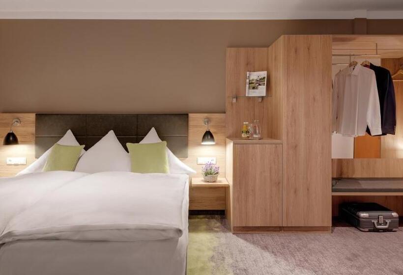 جناح جونيور, Pfalzhotel Asselheim