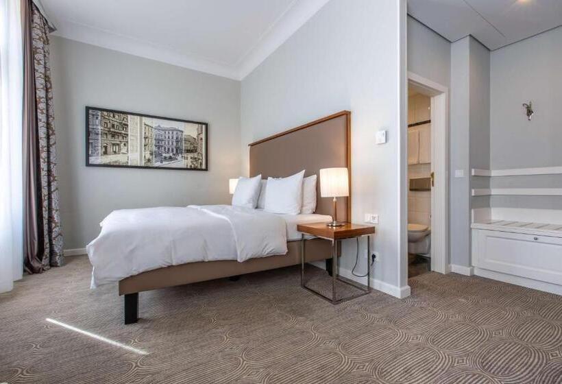 Номер Superior, Radisson Blu Hotel Schwarzer Bock Wiesbaden