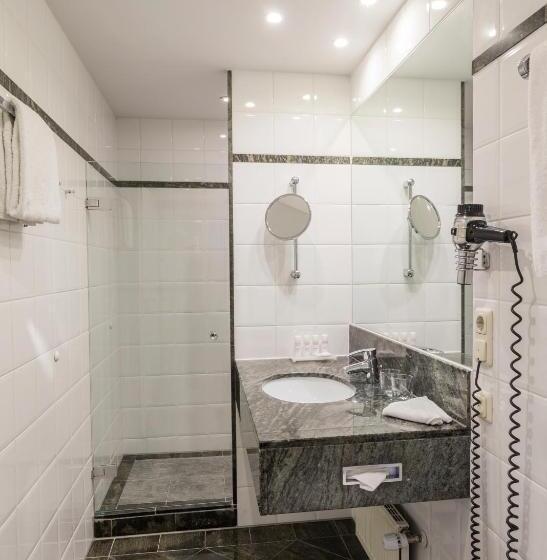 غرفة قياسية, Radisson Blu Hotel Schwarzer Bock Wiesbaden