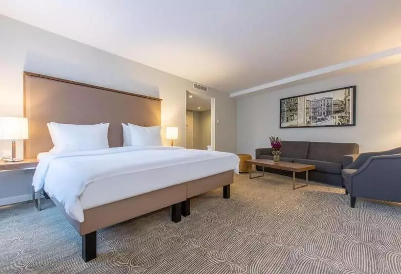سوییت جونیور, Radisson Blu Hotel Schwarzer Bock Wiesbaden