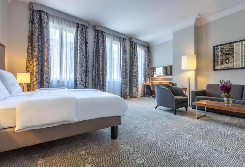 جناح جونيور, Radisson Blu Hotel Schwarzer Bock Wiesbaden