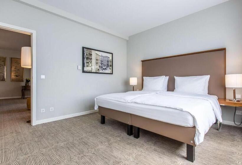 جناح, Radisson Blu Hotel Schwarzer Bock Wiesbaden