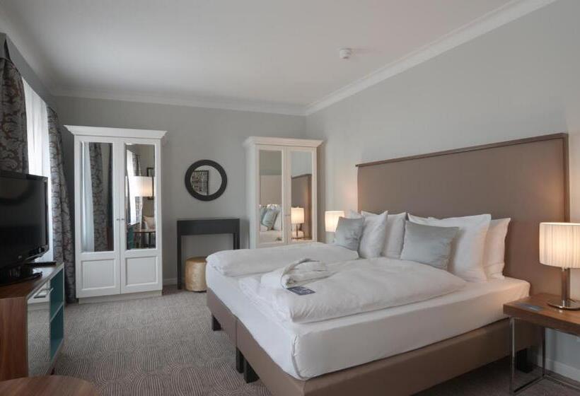 غرفة سوبيريور مزودة بشرفة, Radisson Blu Hotel Schwarzer Bock Wiesbaden