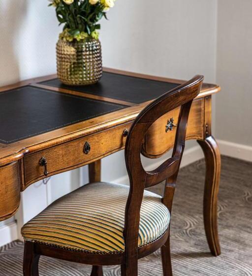 جناح, Radisson Blu Hotel Schwarzer Bock Wiesbaden