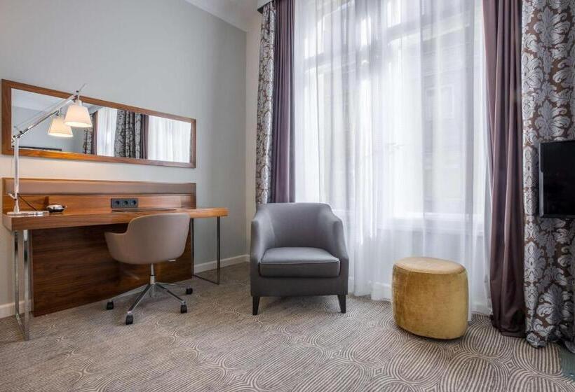 Номер Superior с Балконом, Radisson Blu Hotel Schwarzer Bock Wiesbaden