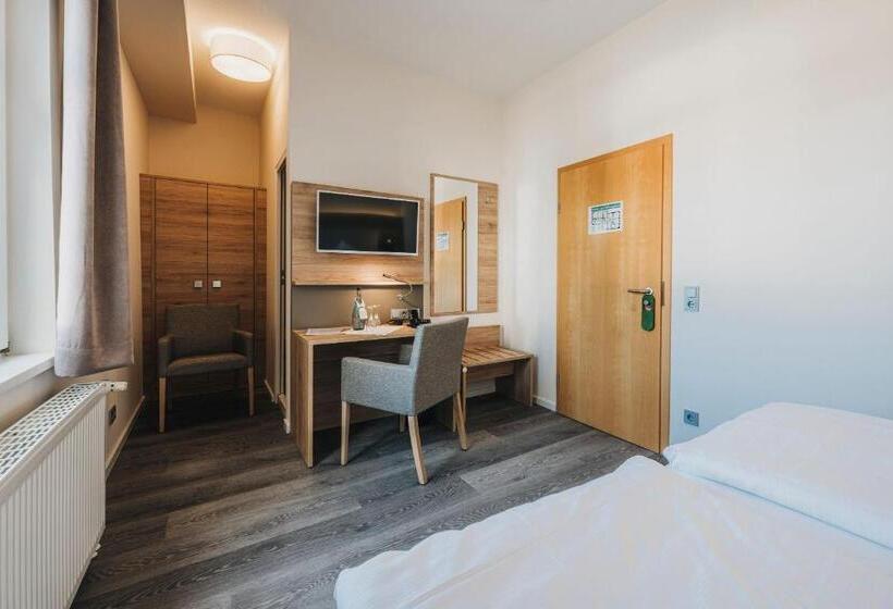 デラックスルーム, Restaurant Roemer