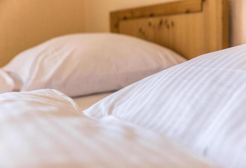 Номер Стандарт с Балконом, Restaurant Zum Schwalbennest