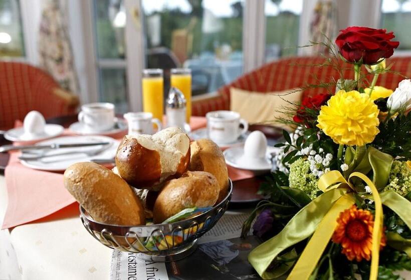 Полулюкс, Schloss Hotel Holzrichter