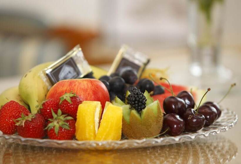 اتاق استاندارد سه نفره, Schlosshotel Karlsruhe