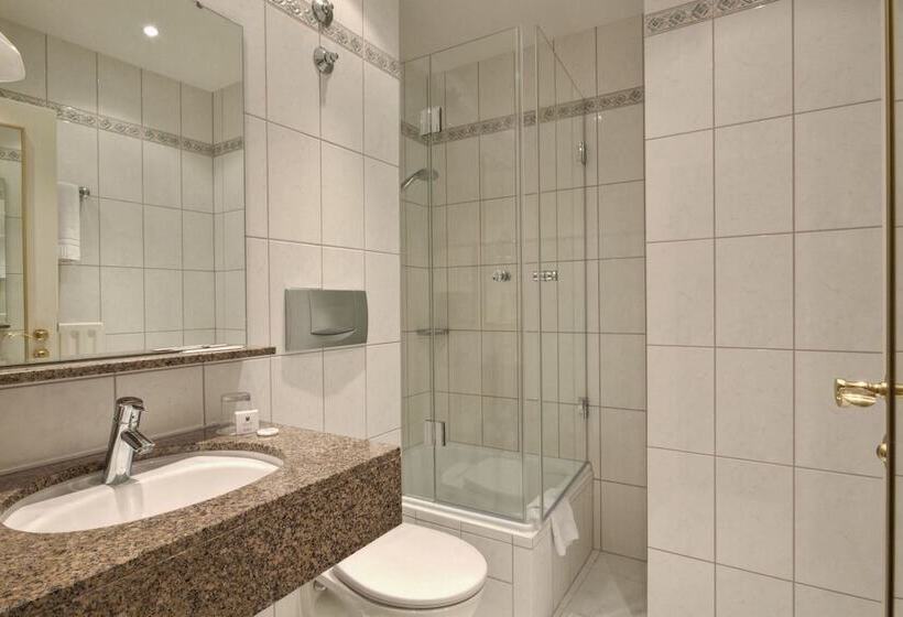 Номер Стандарт Трехместный, Schlosshotel Karlsruhe