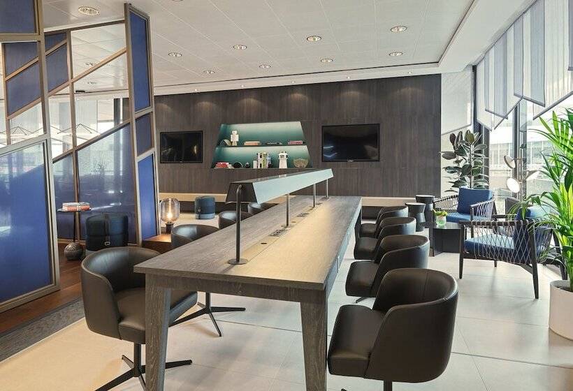 جناح جونيور, Sheraton Frankfurt Airport Hotel & Conference Center