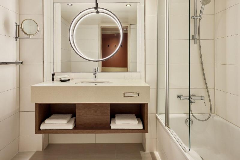 غرفة قياسية سرير كينج, Sheraton Frankfurt Airport Hotel & Conference Center