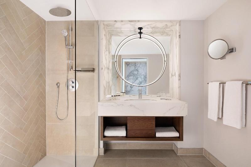 غرفة قياسية سرير كينج, Sheraton Frankfurt Airport Hotel & Conference Center