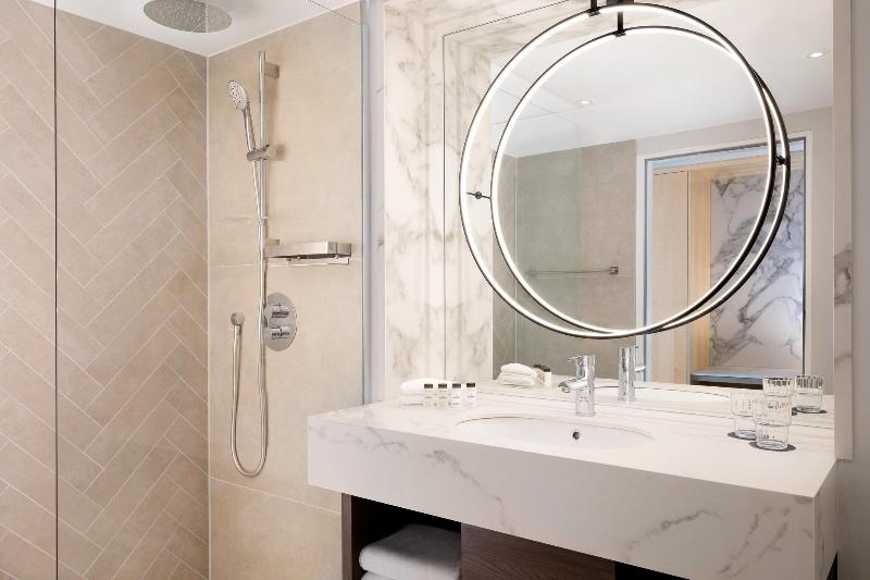 غرفة قياسية سرير كينج, Sheraton Frankfurt Airport Hotel & Conference Center