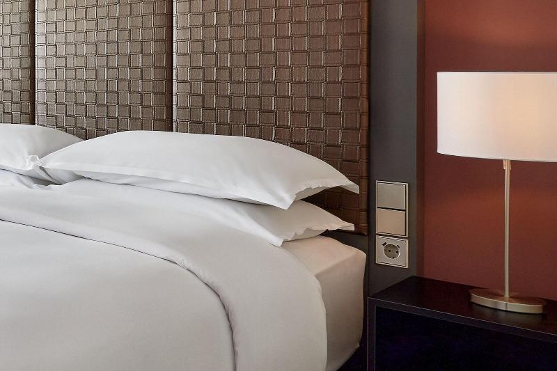 غرفة قياسية سرير كينج, Sheraton Frankfurt Airport Hotel & Conference Center
