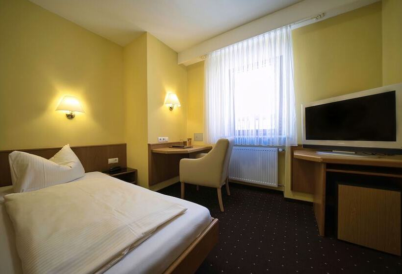 标准单人间, Tenner