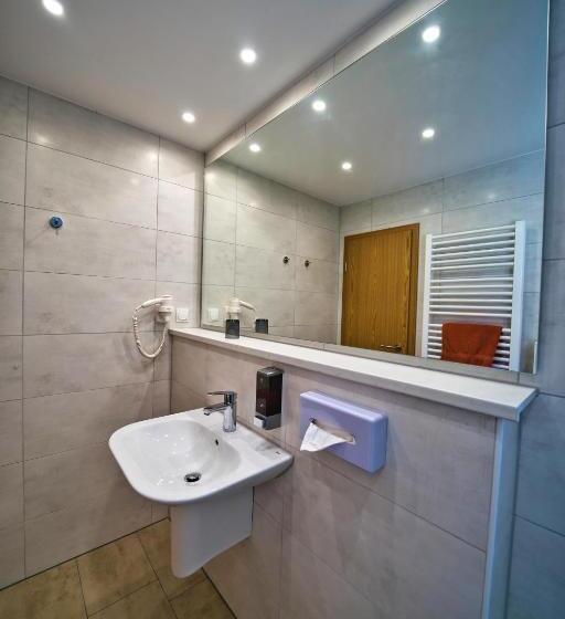 标准单人间, Tenner