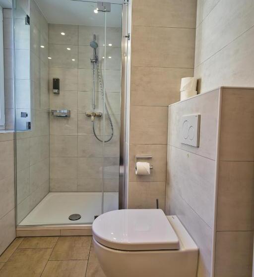 标准单人间, Tenner