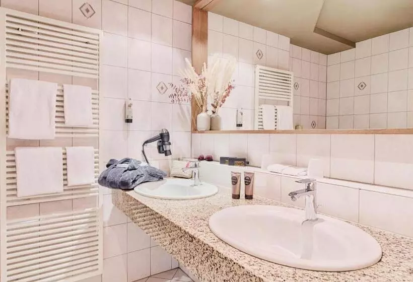 اتاق استاندارد با تخت بزرگ, Wessinger