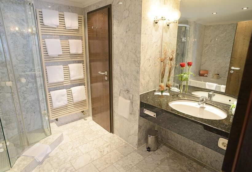 Люкс, Plaza Kongresshotel Europe Stuttgart