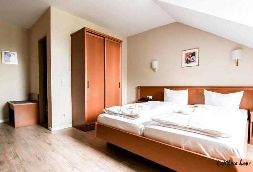 标准房带园景, Blutenburg