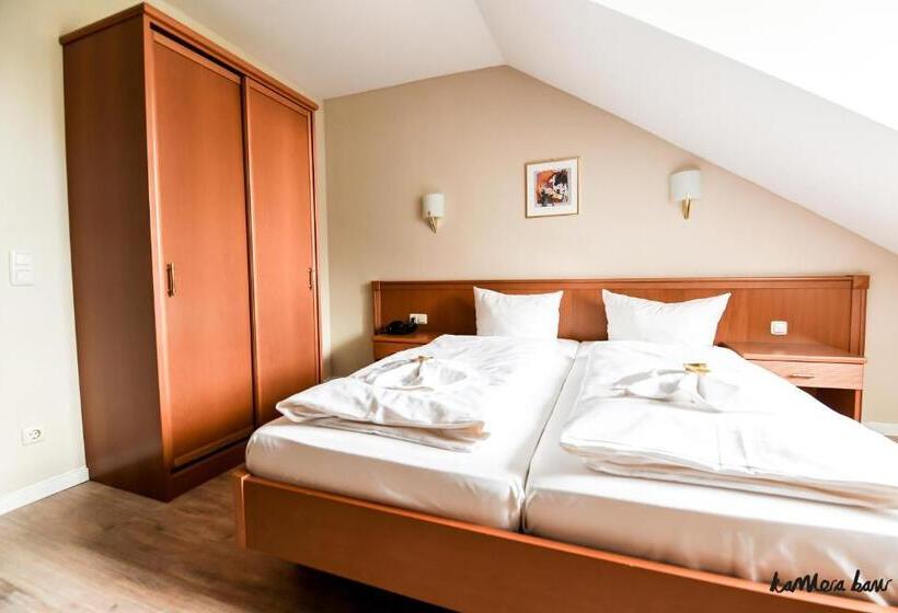 标准房带园景, Blutenburg