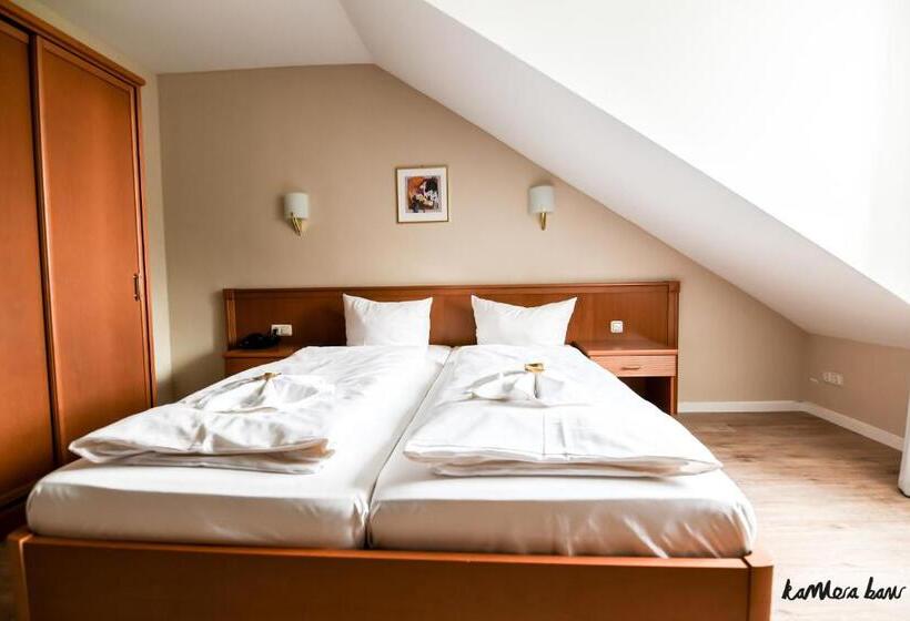 标准房带园景, Blutenburg